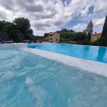 Dts3 * Kaštel